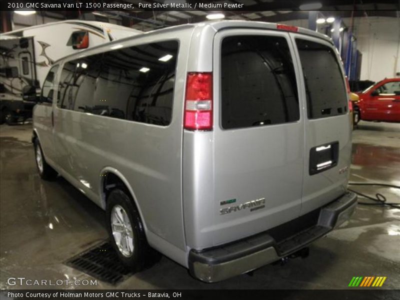 Pure Silver Metallic / Medium Pewter 2010 GMC Savana Van LT 1500 Passenger
