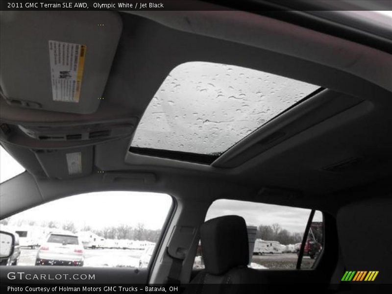 Olympic White / Jet Black 2011 GMC Terrain SLE AWD