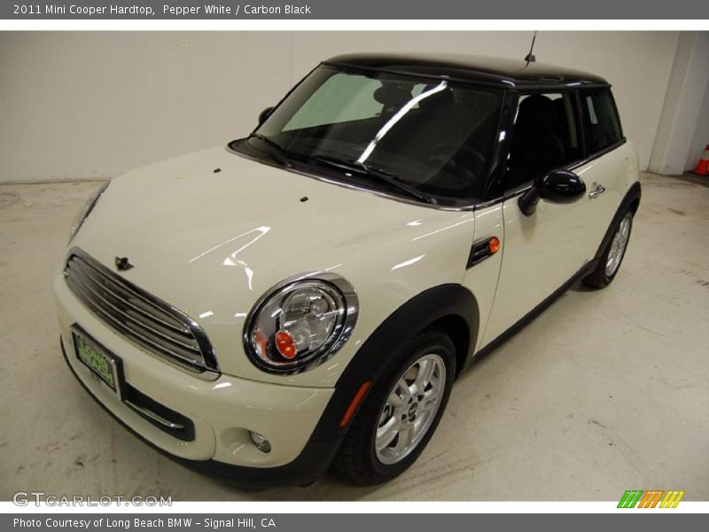 Pepper White / Carbon Black 2011 Mini Cooper Hardtop