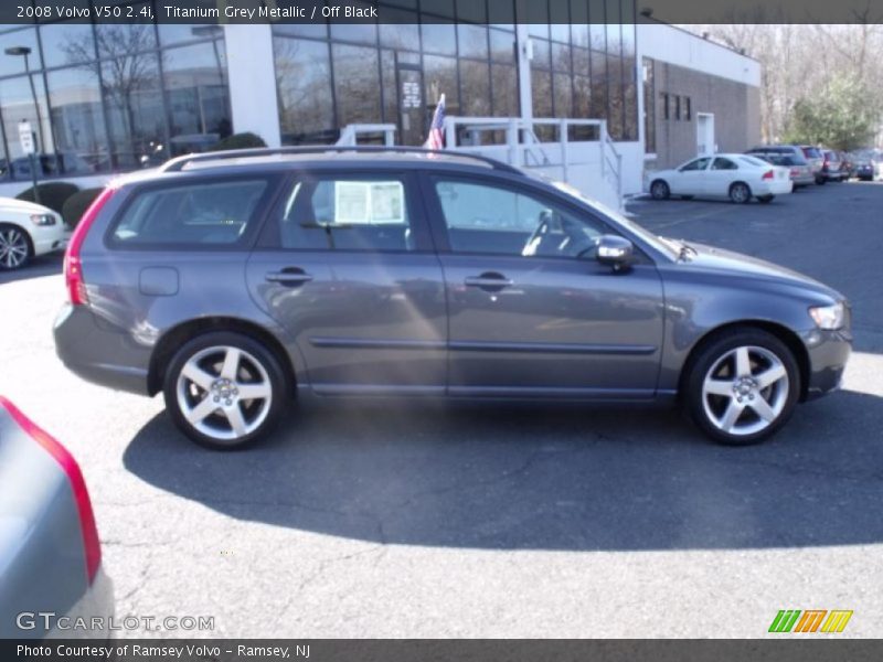 Titanium Grey Metallic / Off Black 2008 Volvo V50 2.4i