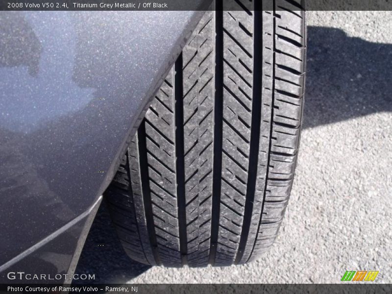 Titanium Grey Metallic / Off Black 2008 Volvo V50 2.4i