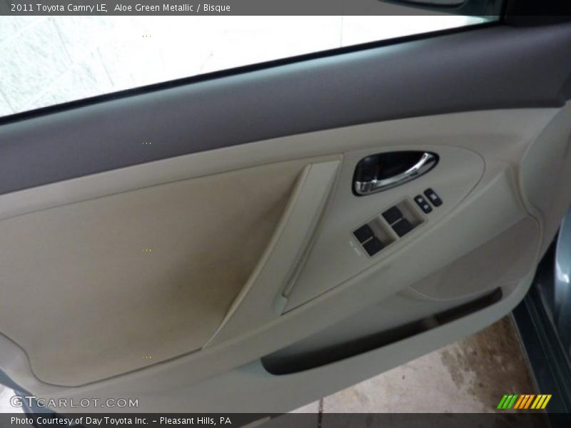 Aloe Green Metallic / Bisque 2011 Toyota Camry LE