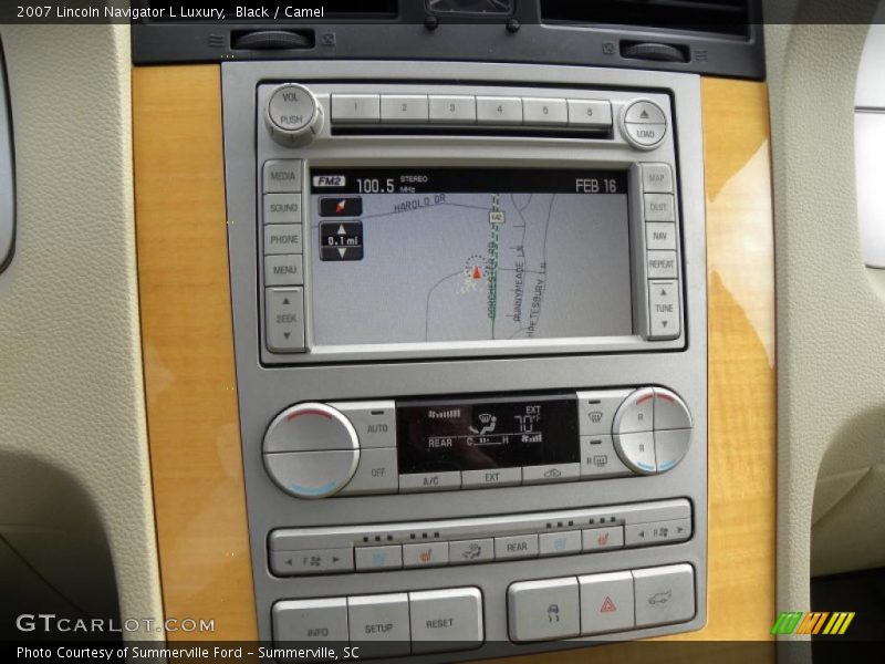 Controls of 2007 Navigator L Luxury