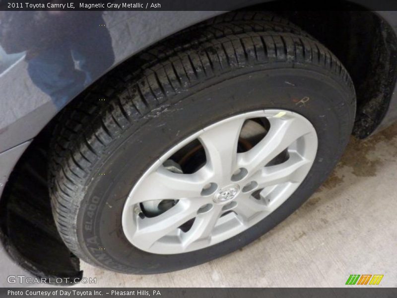 Magnetic Gray Metallic / Ash 2011 Toyota Camry LE