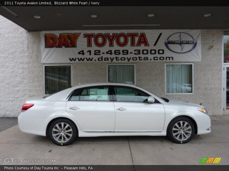 Blizzard White Pearl / Ivory 2011 Toyota Avalon Limited