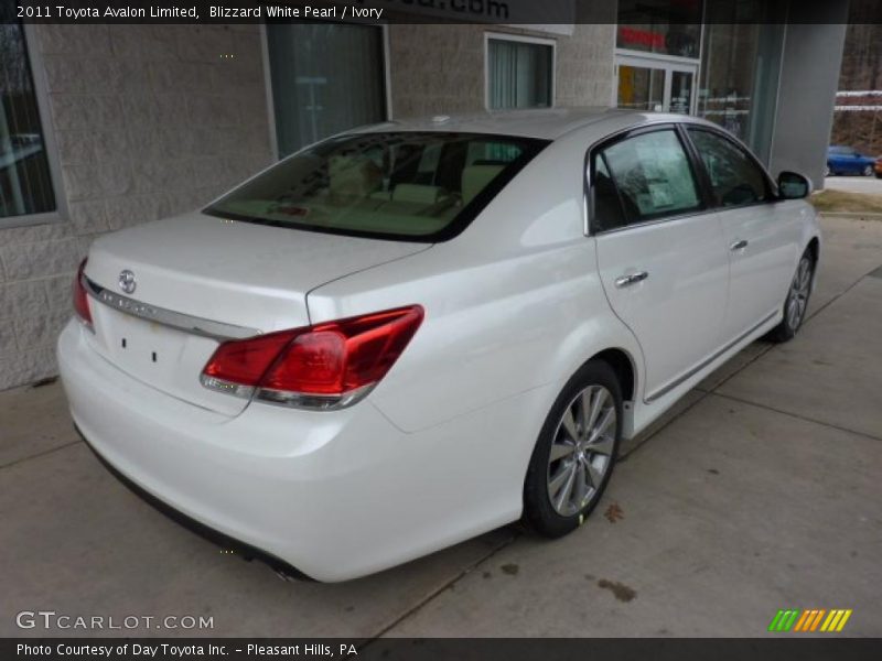 Blizzard White Pearl / Ivory 2011 Toyota Avalon Limited