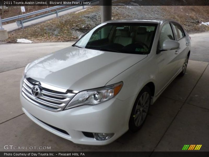 Blizzard White Pearl / Ivory 2011 Toyota Avalon Limited