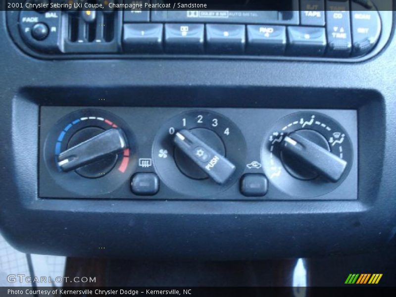 Champagne Pearlcoat / Sandstone 2001 Chrysler Sebring LXi Coupe
