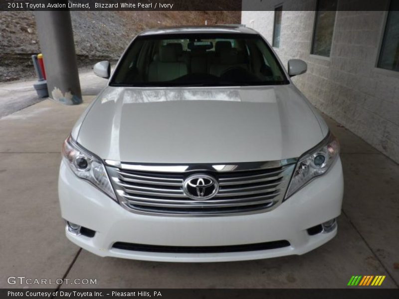 Blizzard White Pearl / Ivory 2011 Toyota Avalon Limited