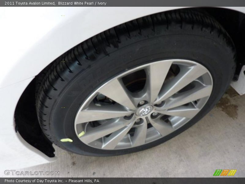 Blizzard White Pearl / Ivory 2011 Toyota Avalon Limited