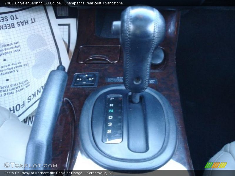 Champagne Pearlcoat / Sandstone 2001 Chrysler Sebring LXi Coupe