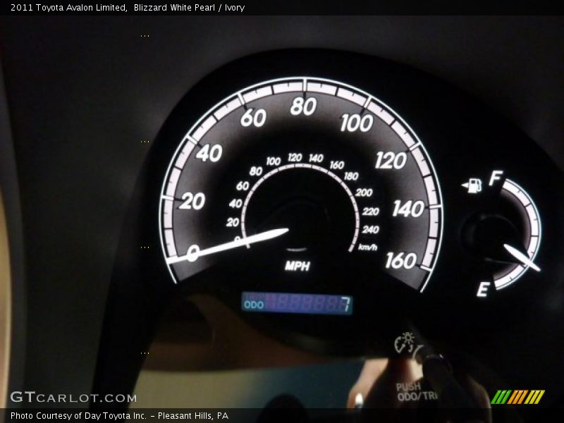 Blizzard White Pearl / Ivory 2011 Toyota Avalon Limited
