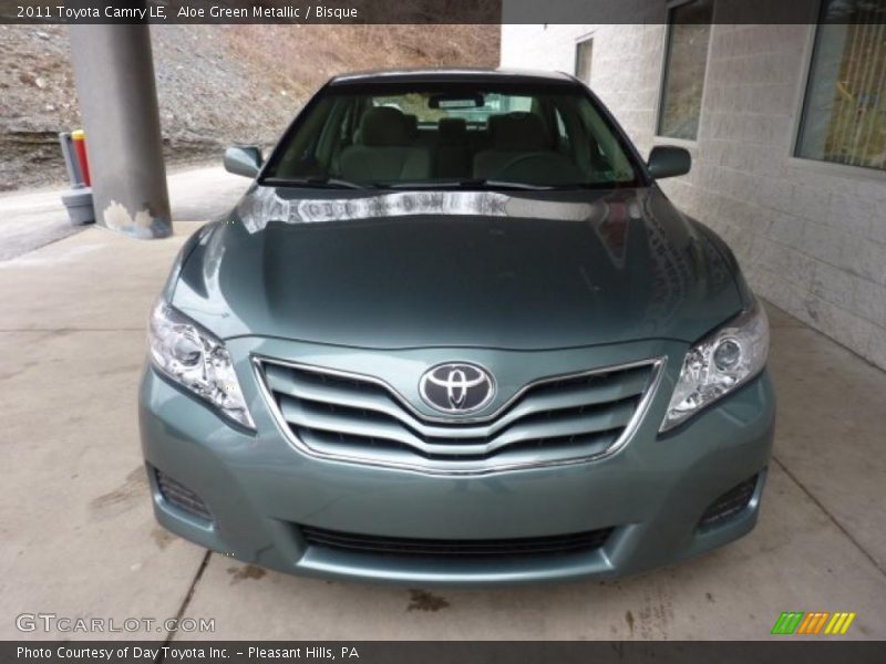 Aloe Green Metallic / Bisque 2011 Toyota Camry LE