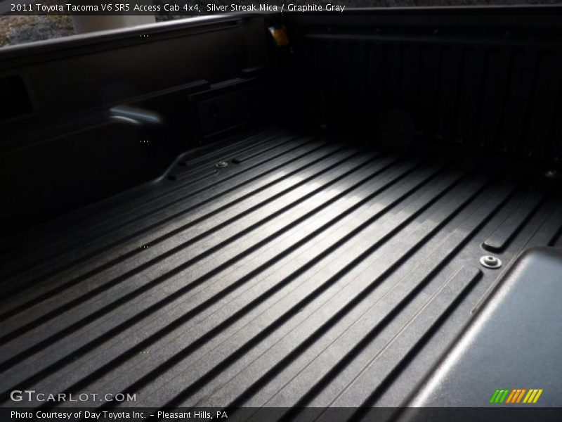 Silver Streak Mica / Graphite Gray 2011 Toyota Tacoma V6 SR5 Access Cab 4x4