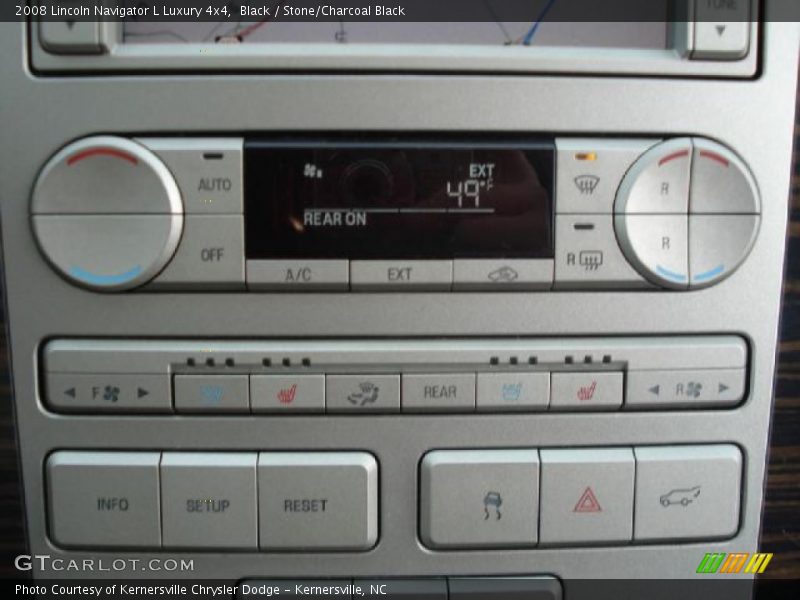 Controls of 2008 Navigator L Luxury 4x4