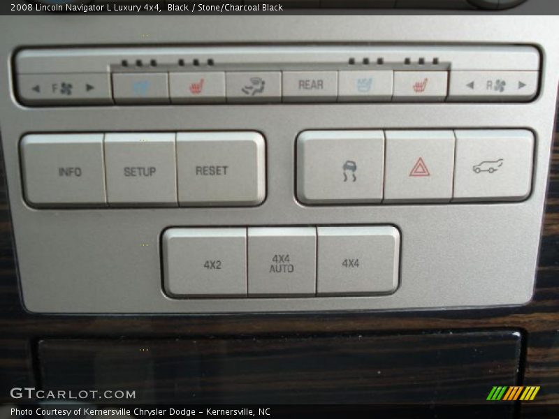 Controls of 2008 Navigator L Luxury 4x4