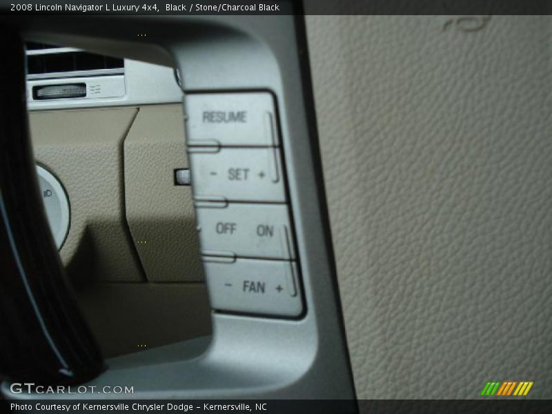 Controls of 2008 Navigator L Luxury 4x4