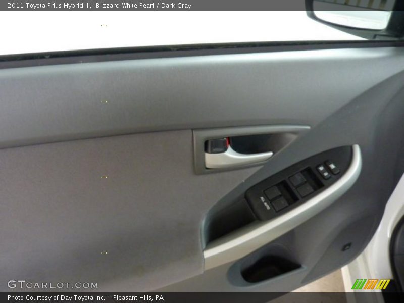 Blizzard White Pearl / Dark Gray 2011 Toyota Prius Hybrid III