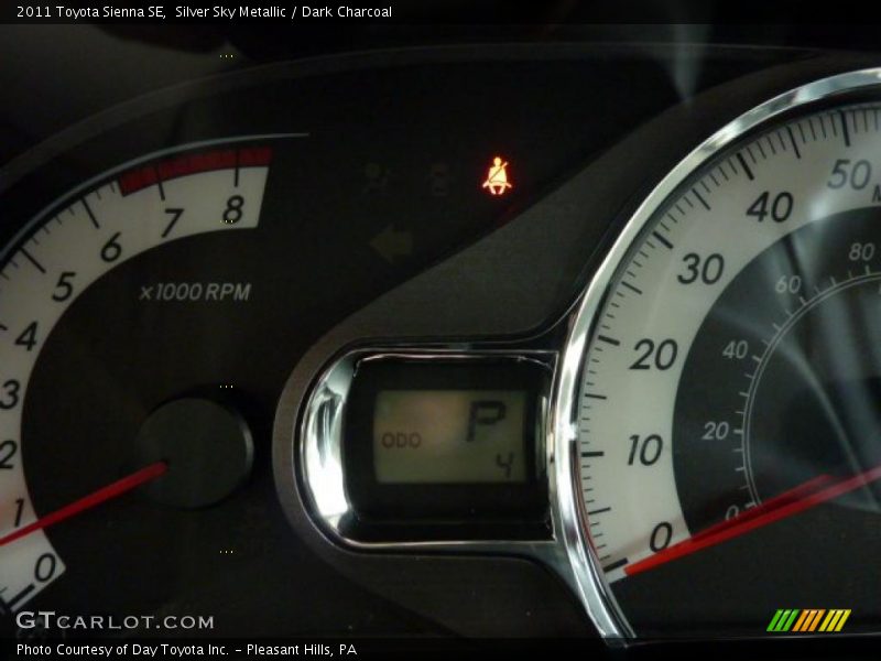 Silver Sky Metallic / Dark Charcoal 2011 Toyota Sienna SE