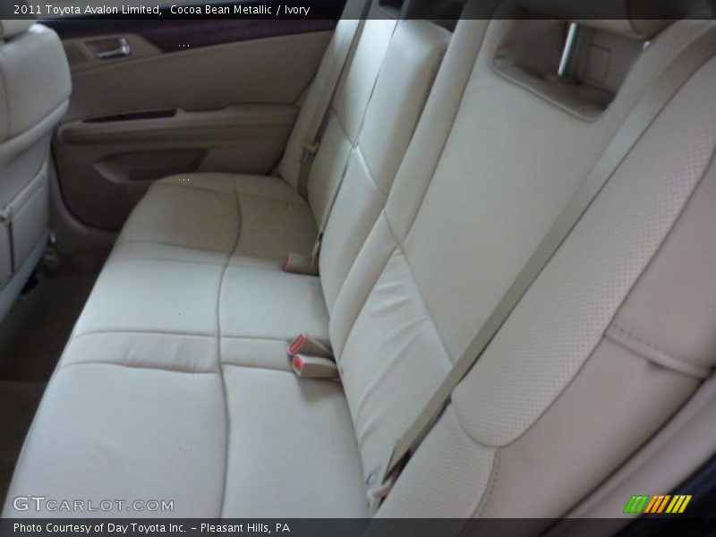 Cocoa Bean Metallic / Ivory 2011 Toyota Avalon Limited