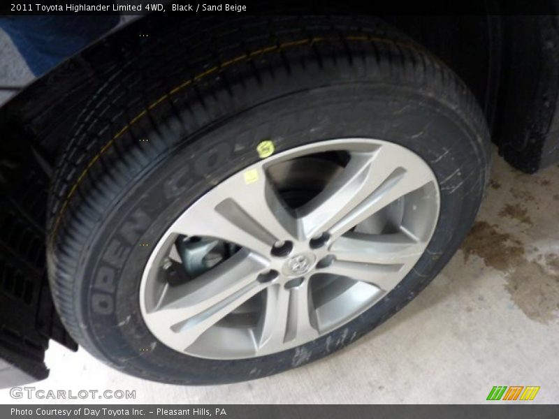 Black / Sand Beige 2011 Toyota Highlander Limited 4WD