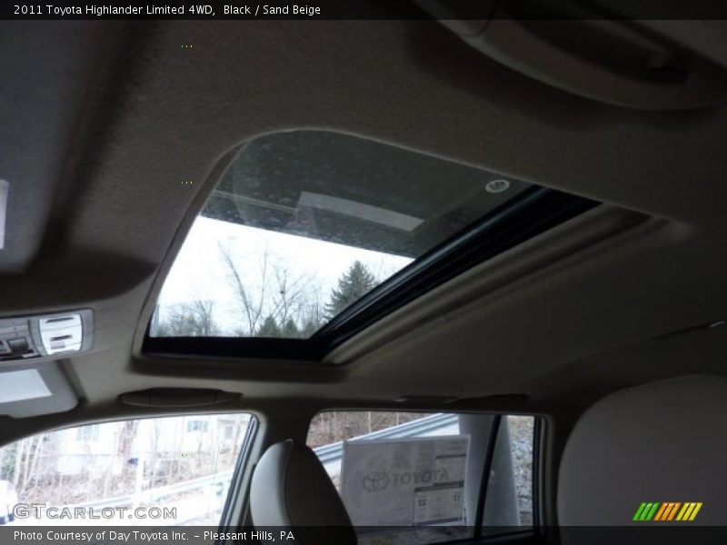 Black / Sand Beige 2011 Toyota Highlander Limited 4WD