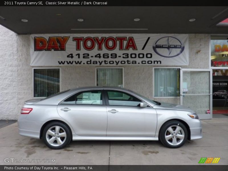Classic Silver Metallic / Dark Charcoal 2011 Toyota Camry SE