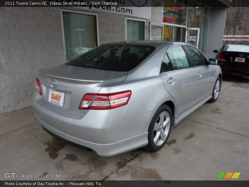 Classic Silver Metallic / Dark Charcoal 2011 Toyota Camry SE