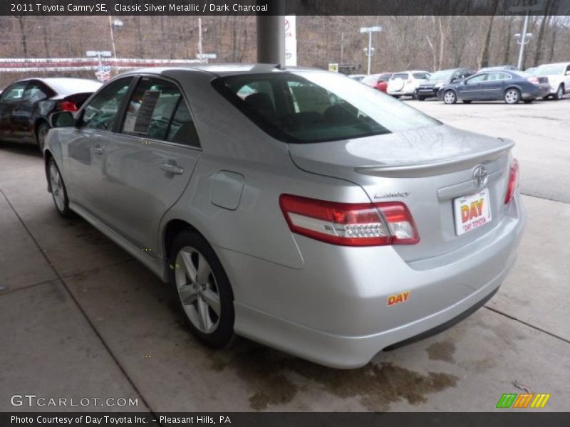 Classic Silver Metallic / Dark Charcoal 2011 Toyota Camry SE