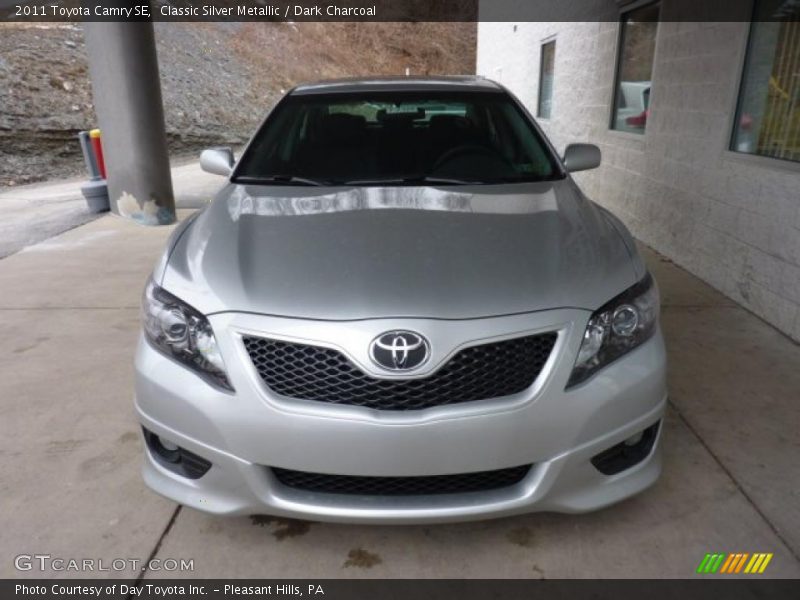 Classic Silver Metallic / Dark Charcoal 2011 Toyota Camry SE