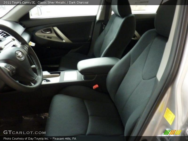 Classic Silver Metallic / Dark Charcoal 2011 Toyota Camry SE