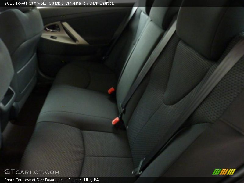 Classic Silver Metallic / Dark Charcoal 2011 Toyota Camry SE