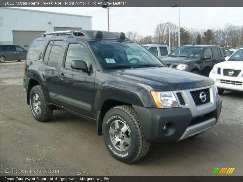 Front 3/4 View of 2011 Xterra Pro-4X 4x4