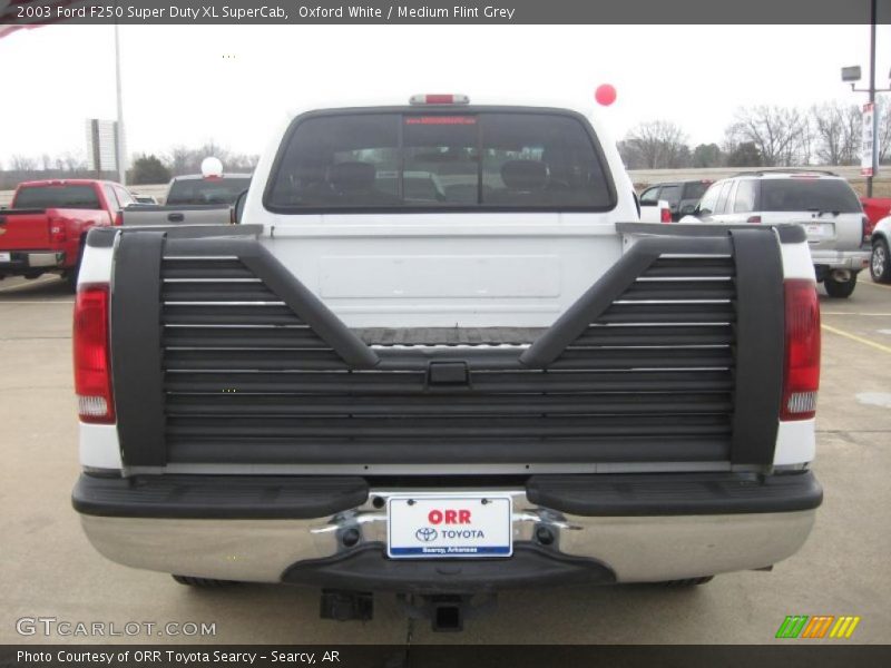 Oxford White / Medium Flint Grey 2003 Ford F250 Super Duty XL SuperCab