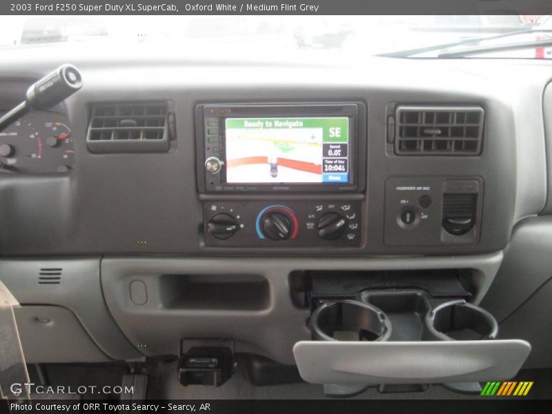 Oxford White / Medium Flint Grey 2003 Ford F250 Super Duty XL SuperCab