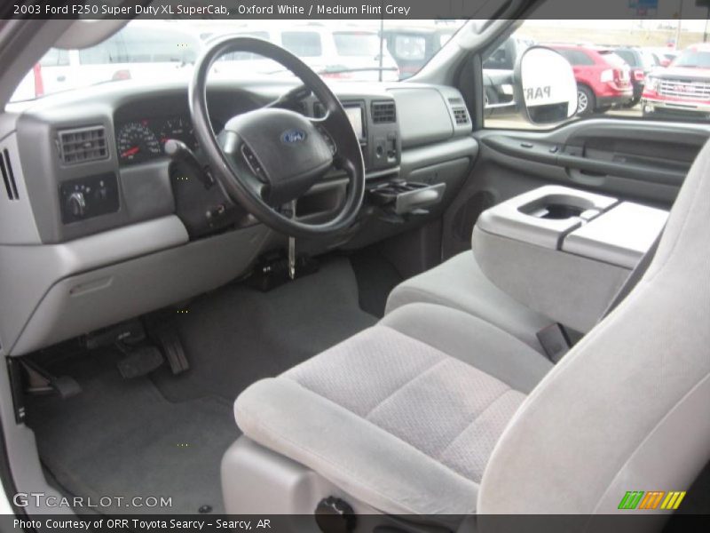 Oxford White / Medium Flint Grey 2003 Ford F250 Super Duty XL SuperCab