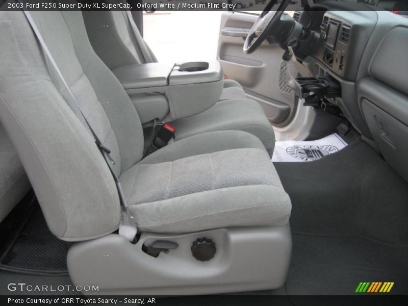 Oxford White / Medium Flint Grey 2003 Ford F250 Super Duty XL SuperCab