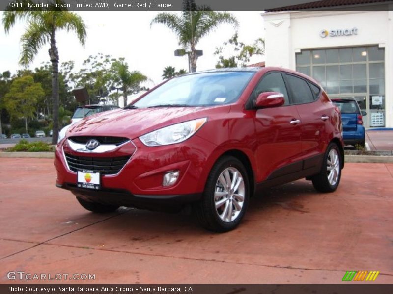 Front 3/4 View of 2011 Tucson Limited AWD