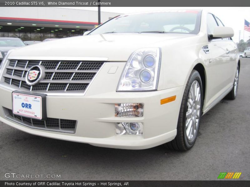 White Diamond Tricoat / Cashmere 2010 Cadillac STS V6