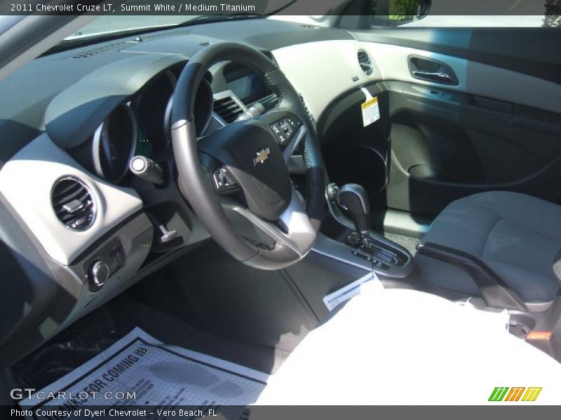 Summit White / Medium Titanium 2011 Chevrolet Cruze LT