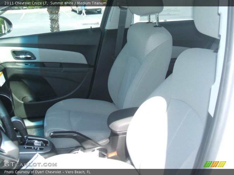 Summit White / Medium Titanium 2011 Chevrolet Cruze LT