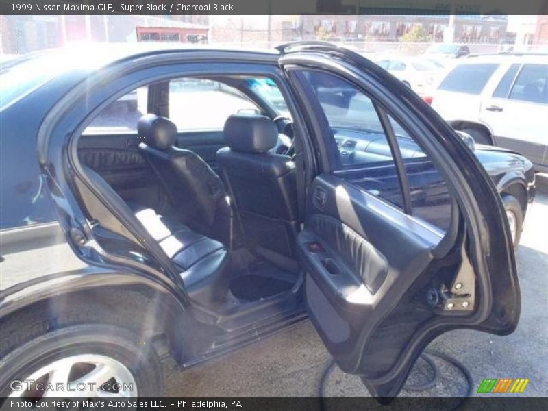 Super Black / Charcoal Black 1999 Nissan Maxima GLE