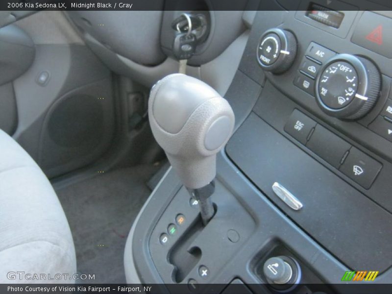 Midnight Black / Gray 2006 Kia Sedona LX