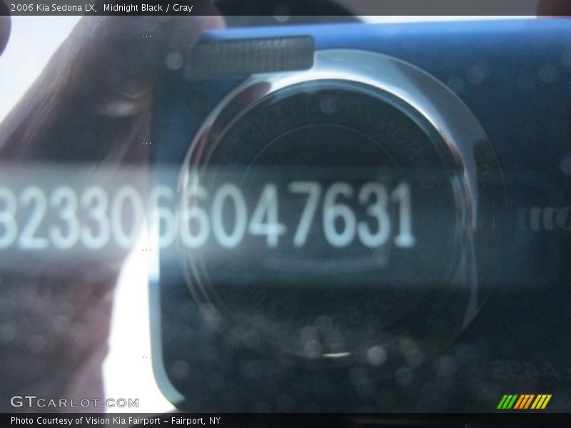 Midnight Black / Gray 2006 Kia Sedona LX