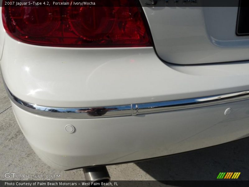 Porcelain / Ivory/Mocha 2007 Jaguar S-Type 4.2
