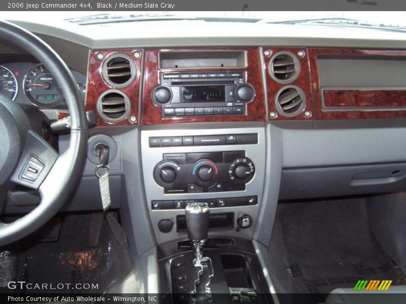Black / Medium Slate Gray 2006 Jeep Commander 4x4