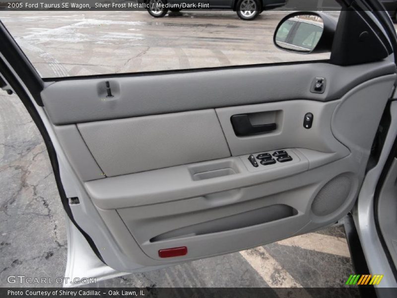Door Panel of 2005 Taurus SE Wagon