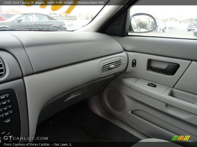 Silver Frost Metallic / Medium/Dark Flint 2005 Ford Taurus SE Wagon