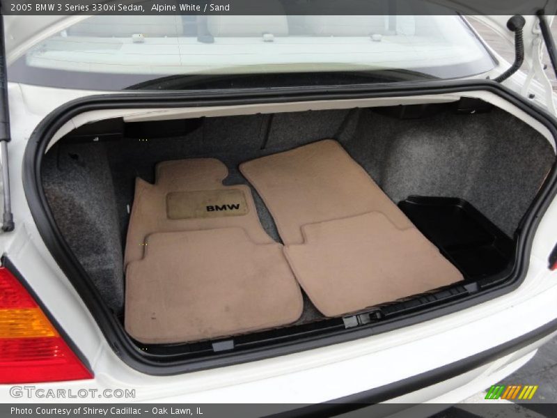  2005 3 Series 330xi Sedan Trunk