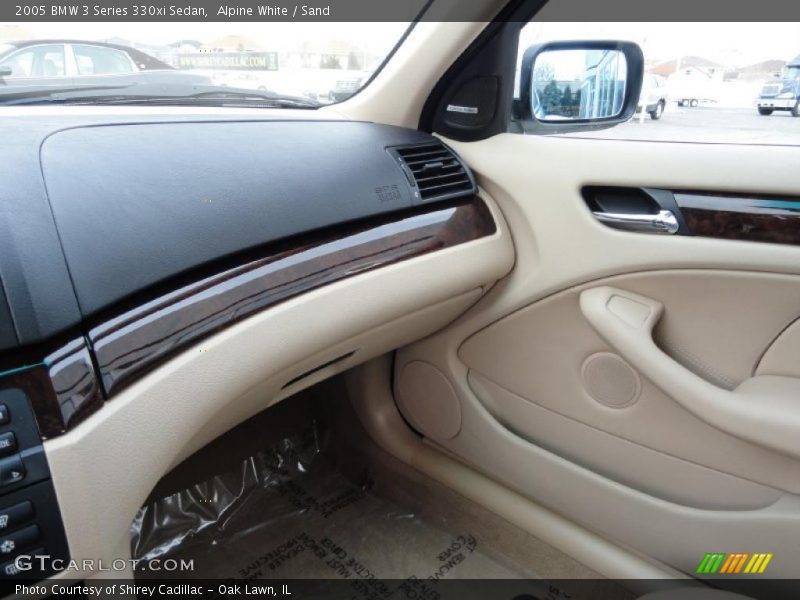 Alpine White / Sand 2005 BMW 3 Series 330xi Sedan